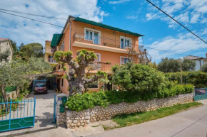 Apartments with a parking space Mali Losinj (Losinj) - 7972